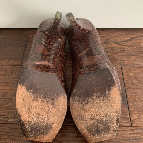 Gorgeous Stuart Weizman snakeskin heels - Picture 4 of 4